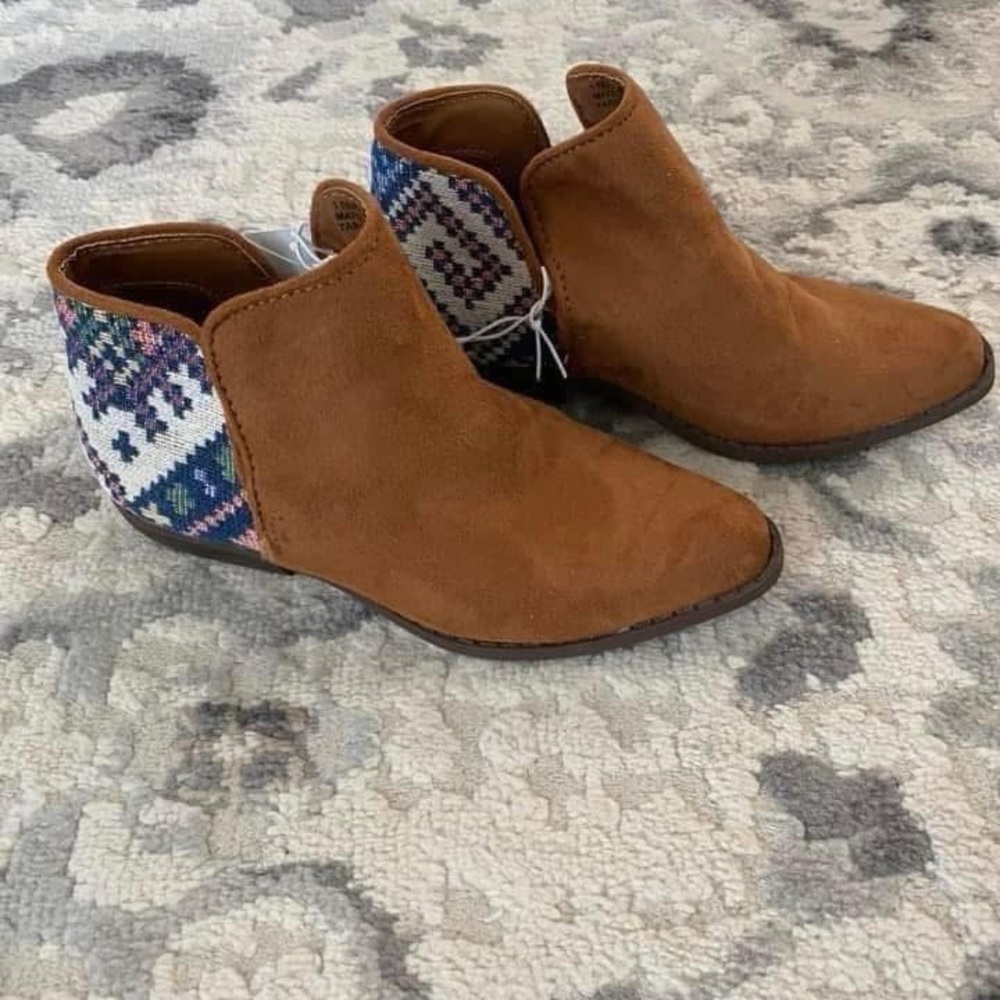Cat & Jack Brown Boots Size 1
